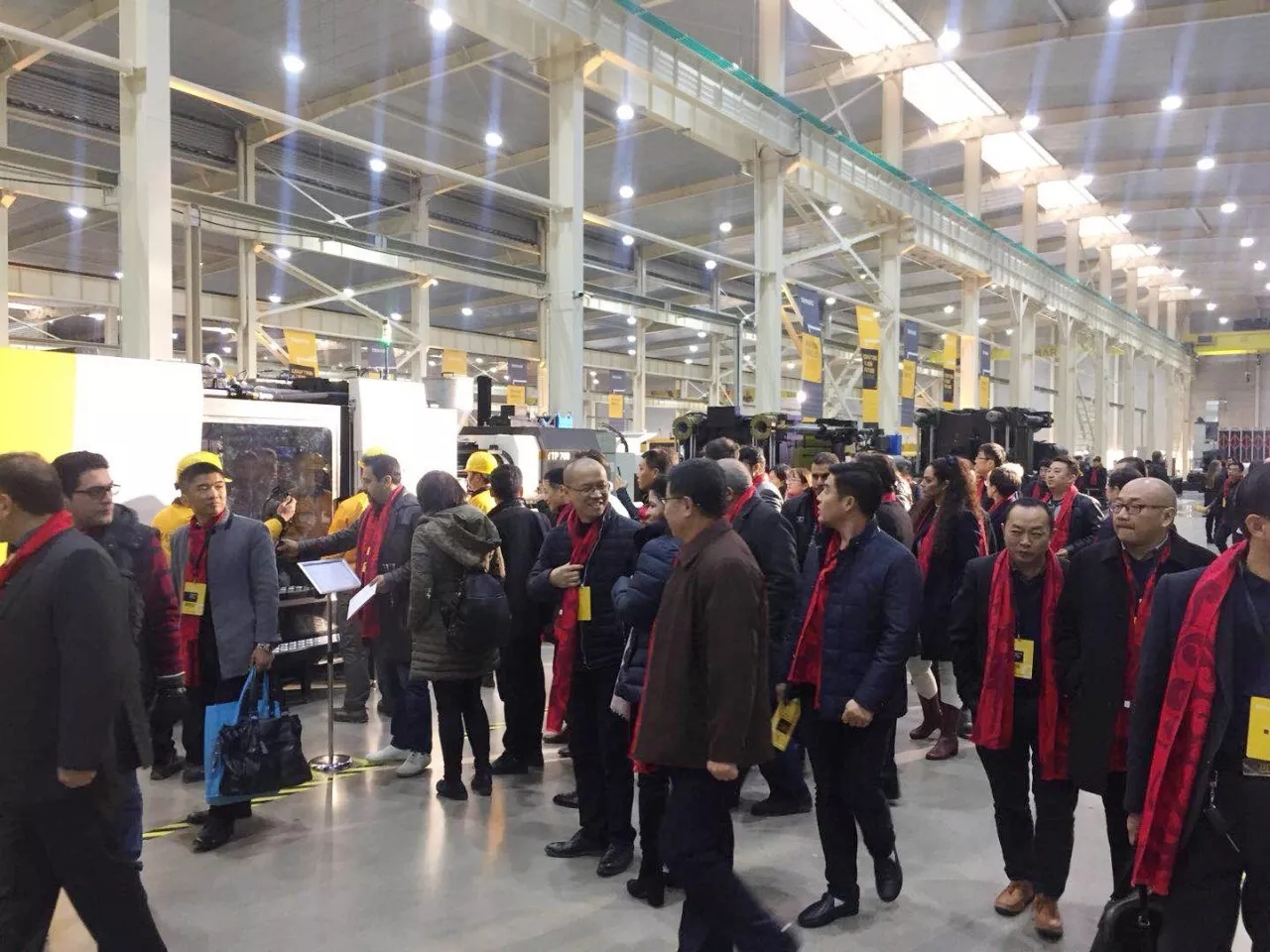 J9集团演出“两大喜”： 十周年庆+注塑智慧工厂落成